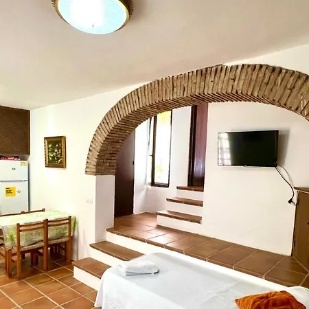 Castillo Apartment *